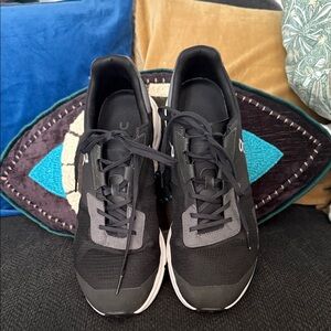 On Running Men's Black and Gray Athletic Shoes